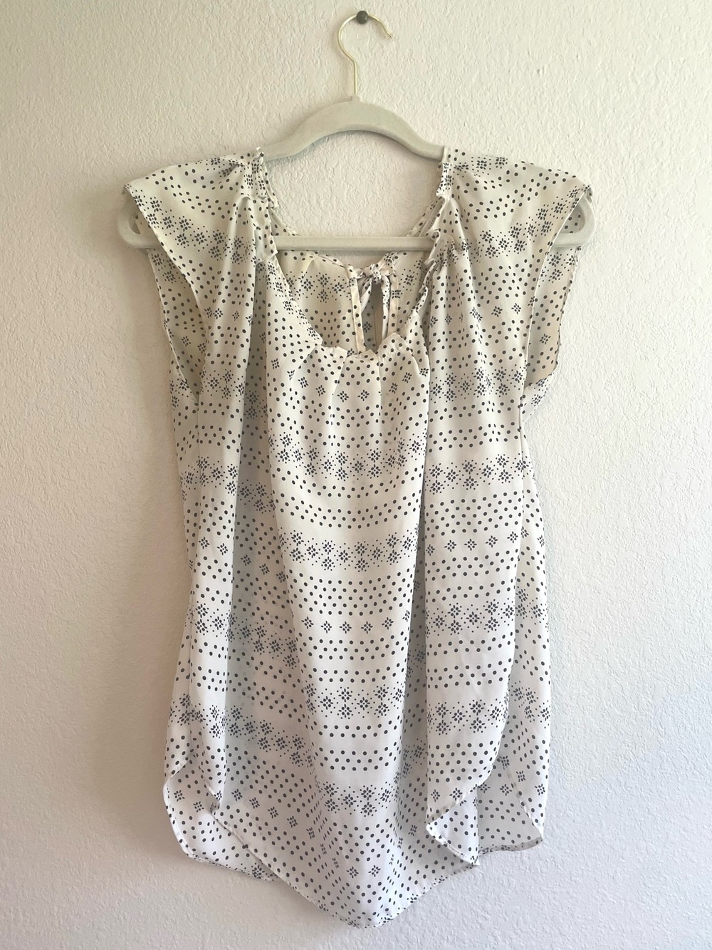 Lauren Conrad Flutter Sleeve Women's Top